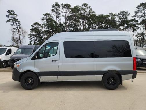 2025 Mercedes-Benz Sprinter 2500 144 WB Standard Roof Passenger