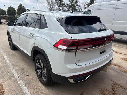 2024 Volkswagen Atlas Cross Sport 2.0T SE