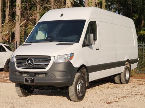 Arctic White 2026 Mercedes-Benz Sprinter 3500XD High Roof