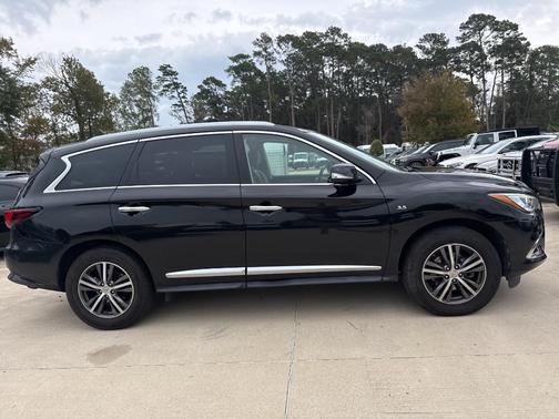 2017 INFINITI QX60 Base