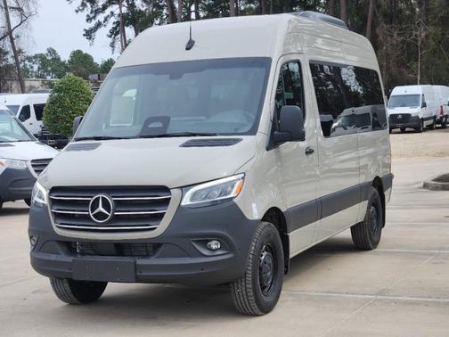 2025 Mercedes-Benz Sprinter 2500 144 WB Standard Roof Passenger