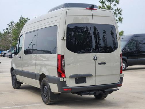 2025 Mercedes-Benz Sprinter 2500 144 WB Standard Roof Passenger