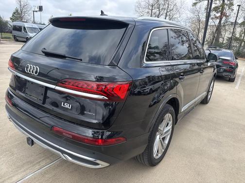 2021 Audi Q7 55 Premium Plus