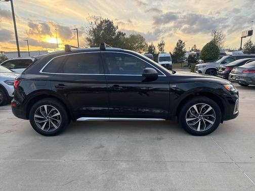 2022 Audi Q5 45 S line Prestige