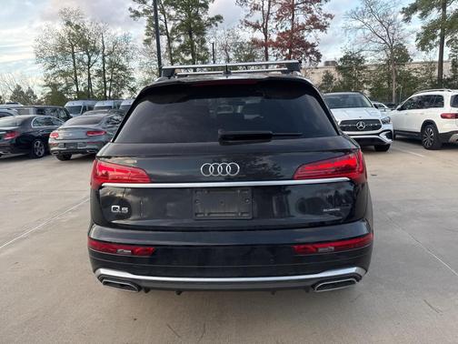 2022 Audi Q5 45 S line Prestige