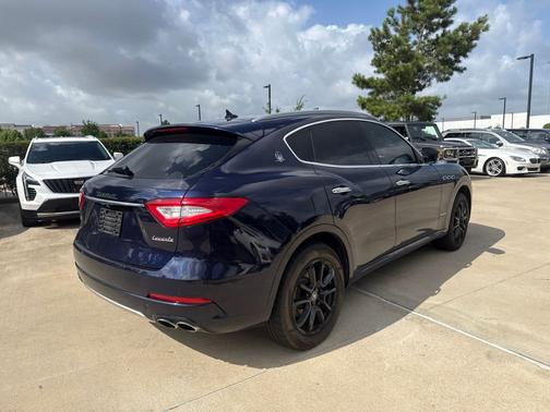 Blu Passione Mica 2020 Maserati Levante GranLusso