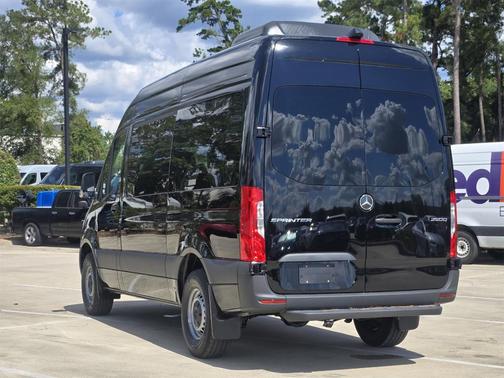 2025 Mercedes-Benz Sprinter 2500 144 WB Standard Roof Passenger