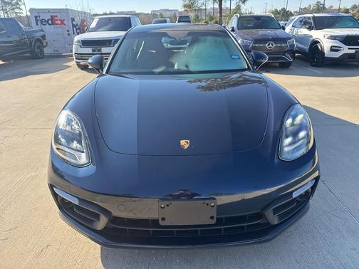 2022 Porsche Panamera Platinum Edition