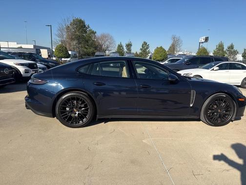 2022 Porsche Panamera Platinum Edition