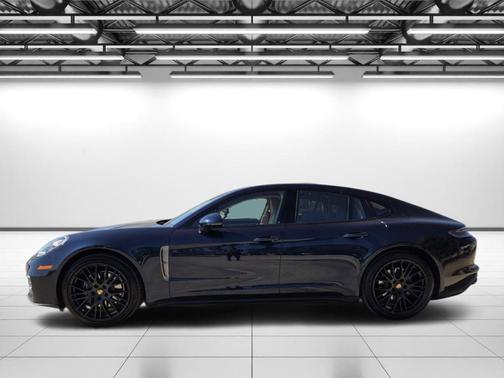 2022 Porsche Panamera Platinum Edition
