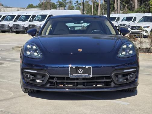 2022 Porsche Panamera Platinum Edition
