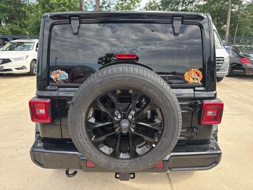 2020 Jeep Wrangler Unlimited Sahara High Altitude