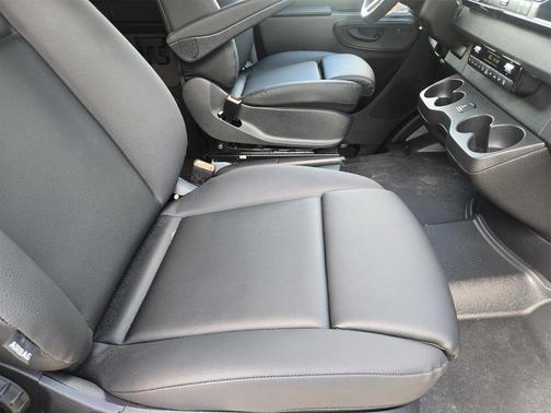 2025 Mercedes-Benz Sprinter 2500 144 WB Standard Roof Passenger