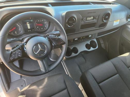 2026 Mercedes-Benz Sprinter 2500 144 WB