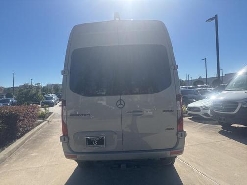 2024 Mercedes-Benz Sprinter 2500 144 WB Standard Roof Passenger