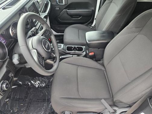 Bright White Clearcoat 2023 Jeep Wrangler Sport