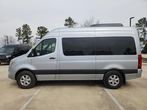 2025 Mercedes-Benz Sprinter 2500 144 WB Standard Roof Passenger