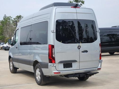 2025 Mercedes-Benz Sprinter 2500 144 WB Standard Roof Passenger