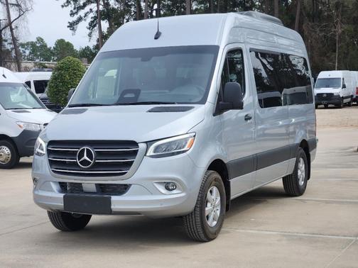 2025 Mercedes-Benz Sprinter 2500 144 WB Standard Roof Passenger
