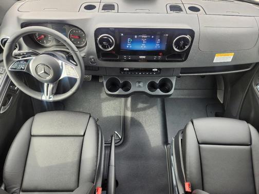 2025 Mercedes-Benz Sprinter 2500 144 WB Standard Roof Passenger