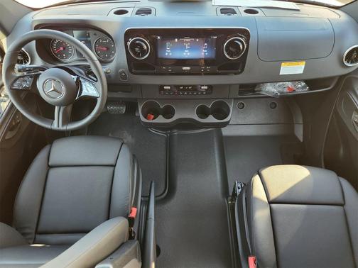2025 Mercedes-Benz Sprinter 2500 144 WB Standard Roof Passenger