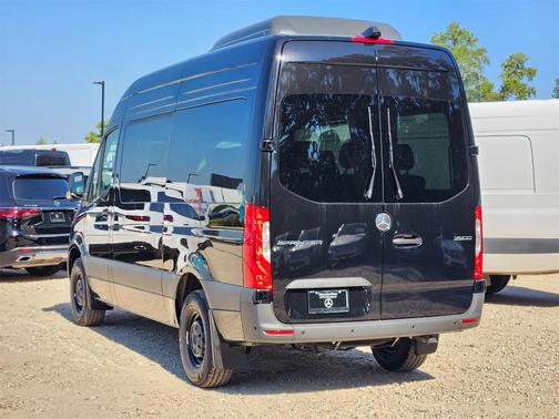 2025 Mercedes-Benz Sprinter 2500 144 WB Standard Roof Passenger