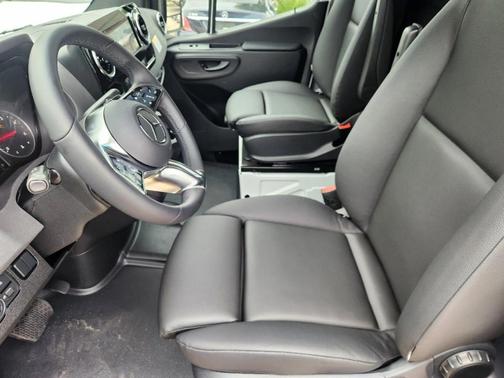 2025 Mercedes-Benz Sprinter 2500 High Roof