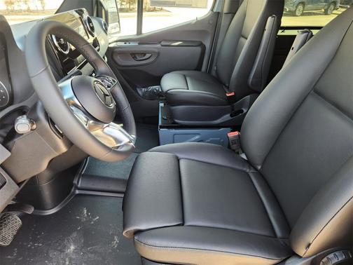 2025 Mercedes-Benz Sprinter 2500 Standard Roof