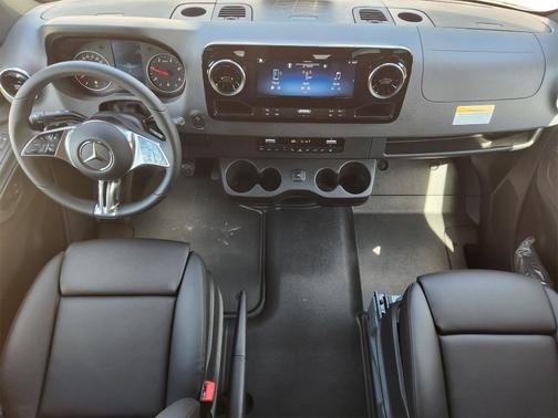 2025 Mercedes-Benz Sprinter 2500 Standard Roof