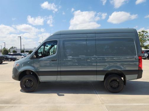 2025 Mercedes-Benz Sprinter 2500 Standard Roof
