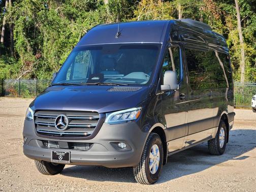 2025 Mercedes-Benz Sprinter 2500 144 WB Standard Roof Passenger