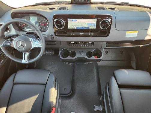 2025 Mercedes-Benz Sprinter 2500 144 WB Standard Roof Passenger