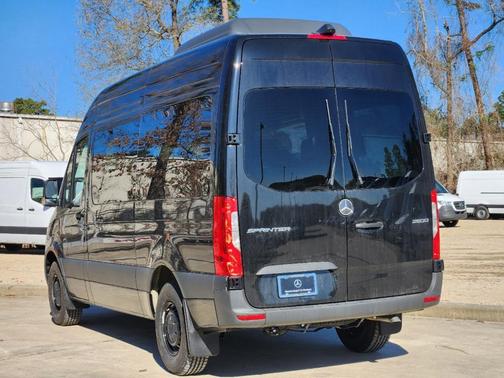 2025 Mercedes-Benz Sprinter 2500 144 WB Standard Roof Passenger