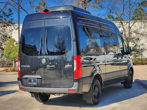 2025 Mercedes-Benz Sprinter 2500 144 WB Standard Roof Passenger