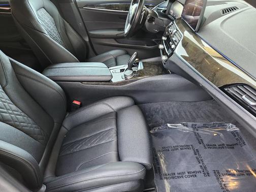 2021 BMW 530 i