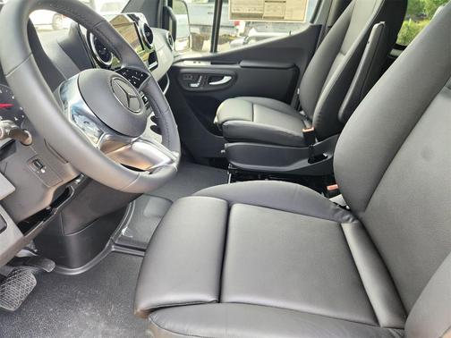 2025 Mercedes-Benz Sprinter 2500 Standard Roof