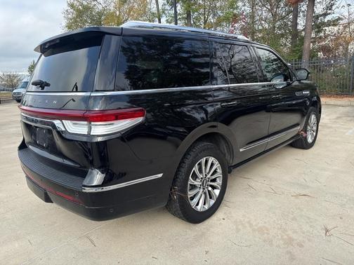 2023 Lincoln Navigator Standard
