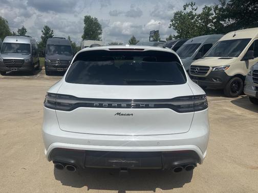 2023 Porsche Macan T
