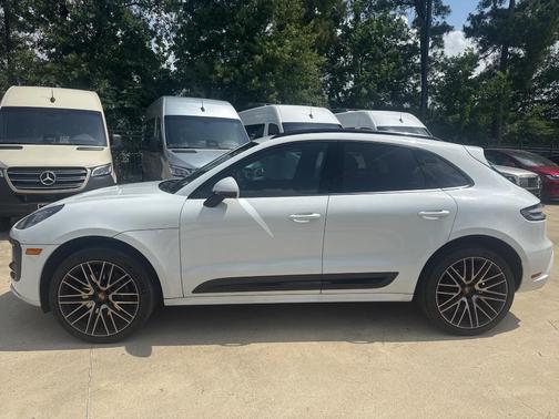 2023 Porsche Macan T