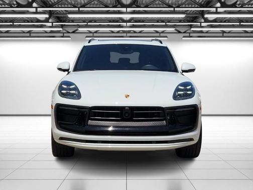 2023 Porsche Macan T
