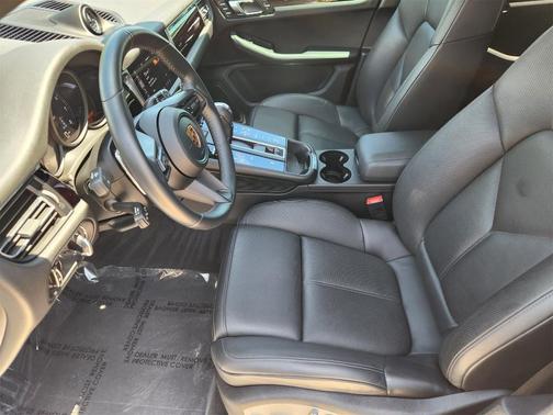 2023 Porsche Macan T