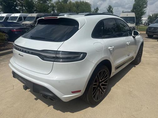 2023 Porsche Macan T