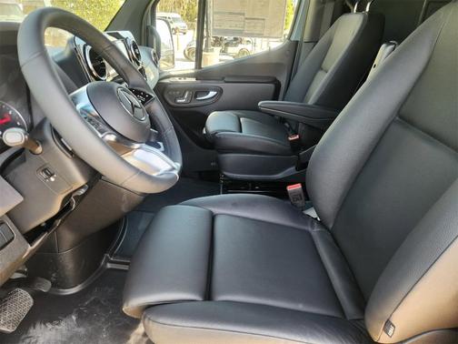 2025 Mercedes-Benz Sprinter 2500 High Roof