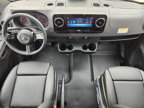 2025 Mercedes-Benz Sprinter 2500 144 WB Standard Roof Passenger