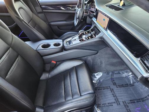 2020 Porsche Panamera GTS