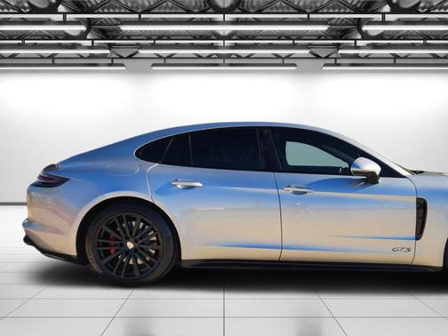 2020 Porsche Panamera GTS