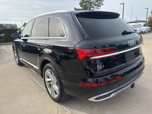 2021 Audi Q7 55 Prestige