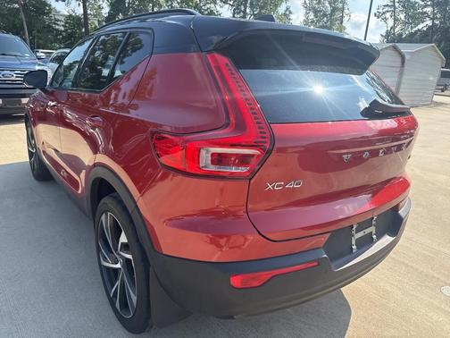 2021 Volvo XC40 T5 R-Design