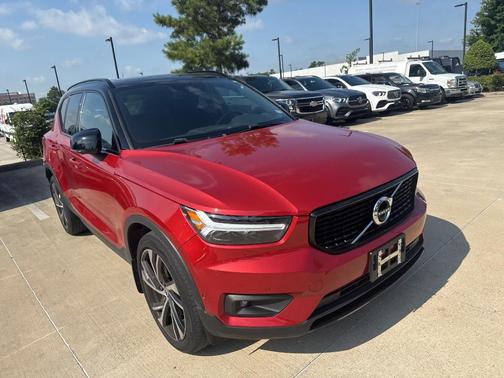 2021 Volvo XC40 T5 R-Design