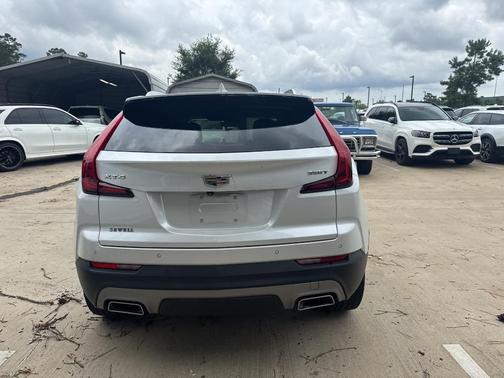 2022 Cadillac XT4 Premium Luxury